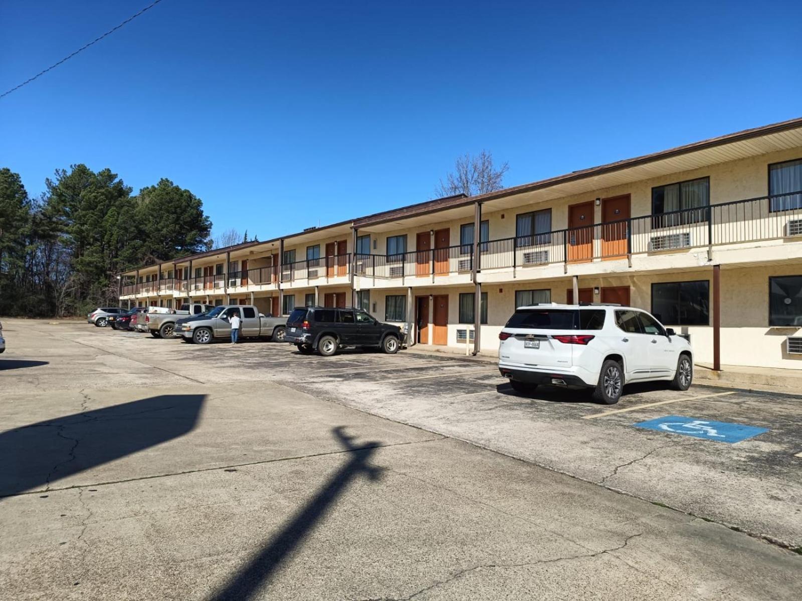 Executive Inn By Oyo Kilgore North エクステリア 写真
